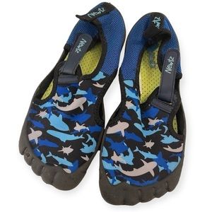 Newtz Boys Water Shoes‎ Size 2-3